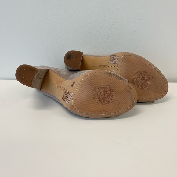 Vince Camuto Suede Heel, size 9.5 - Picture 6 of 7